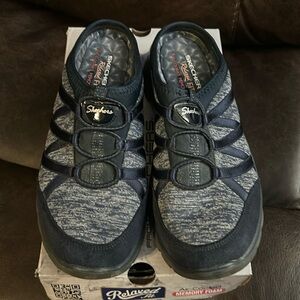 Skechers woman’s shoes